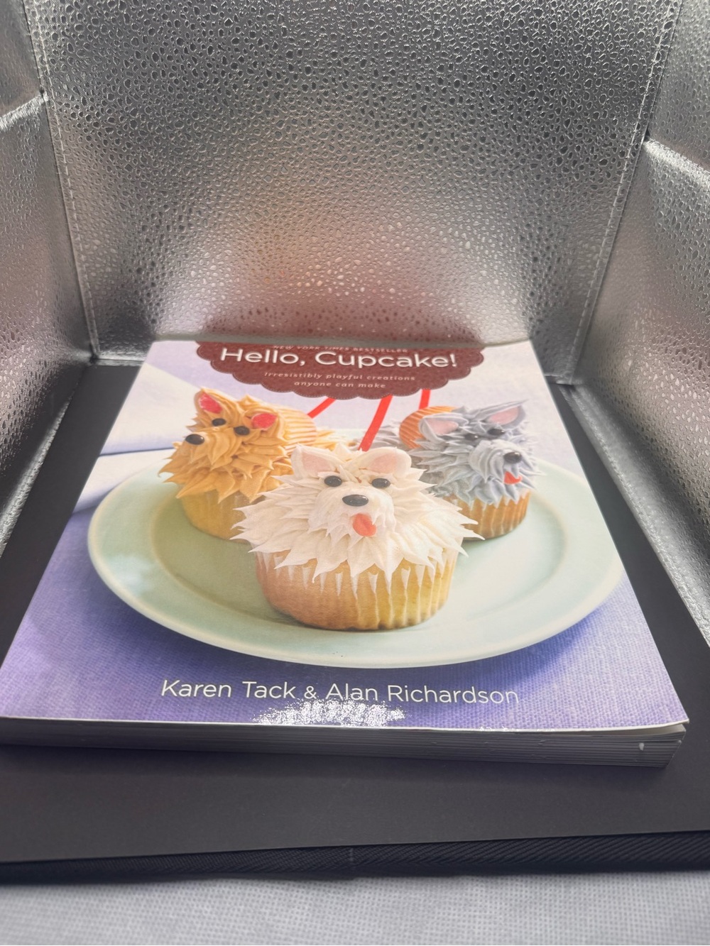 Hello, Cupcake! Cookbook by Karen Tack & Alan Richardson - White/Cream Cover